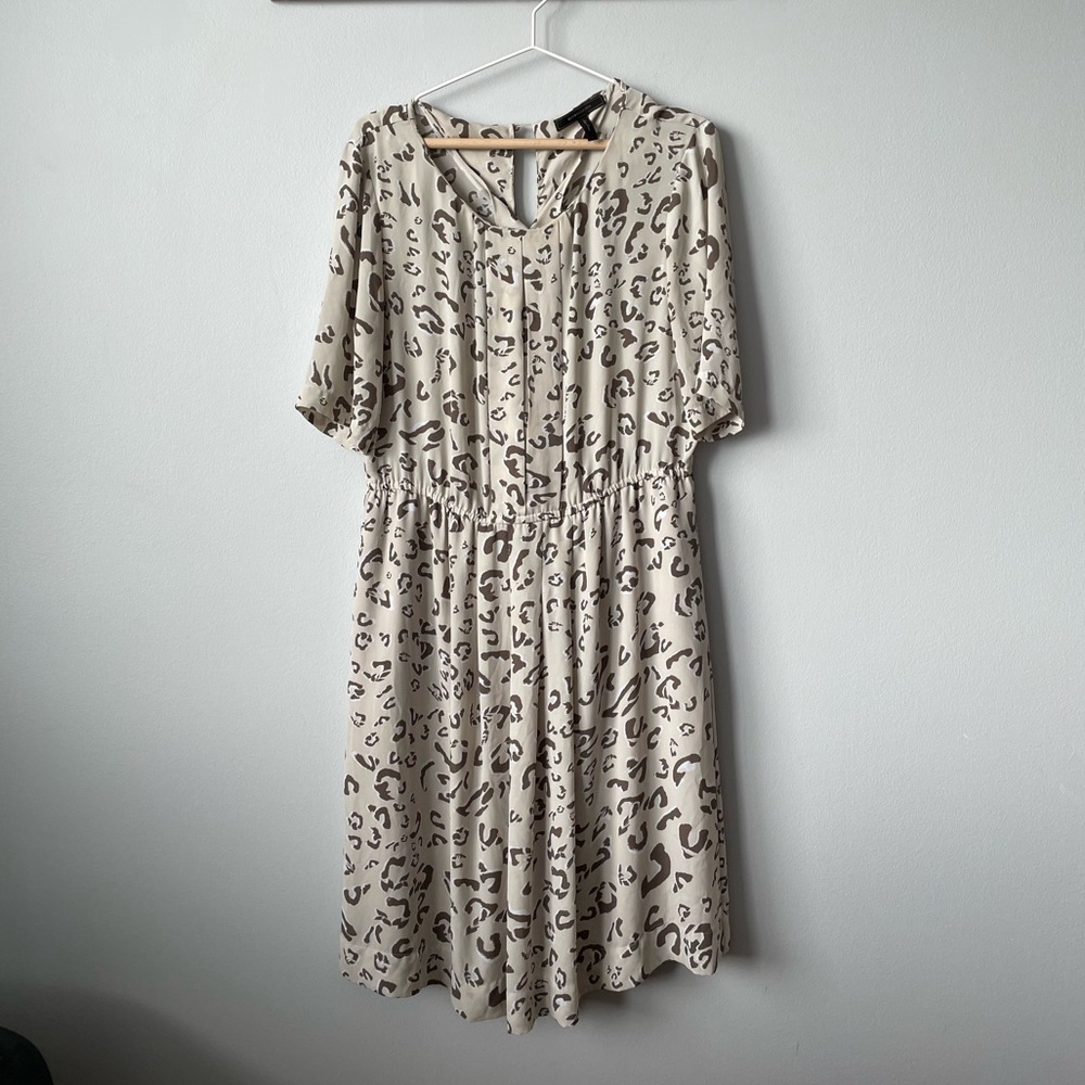 BCBG MAXAZRIA CHEETAH PRINT DRESS KEYHOLE SIZE LARGE
